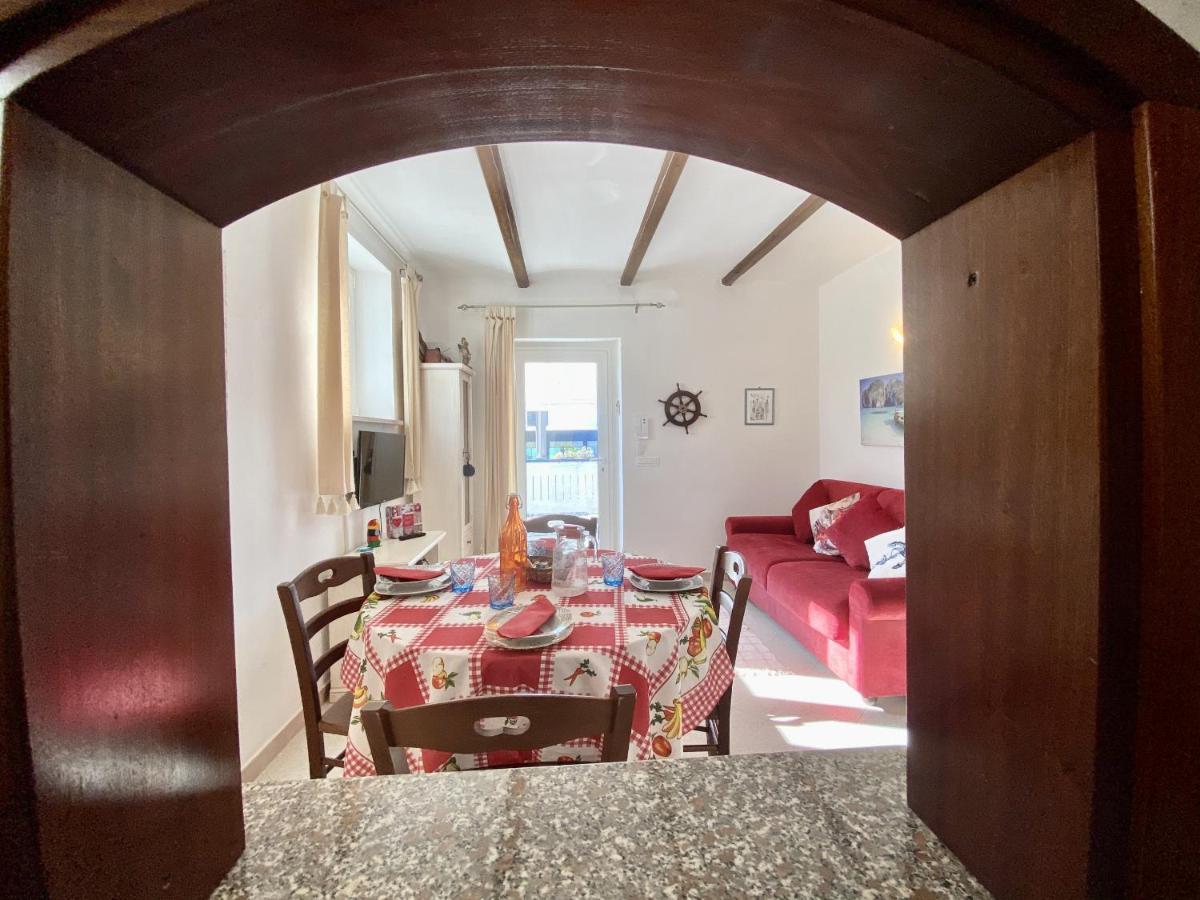 Holidaycasa Mike - Con Terrazzo Vista Mare Sperlonga Bagian luar foto