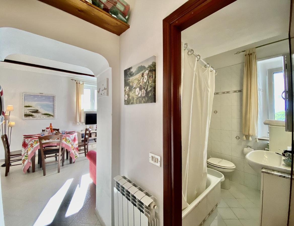 Holidaycasa Mike - Con Terrazzo Vista Mare Sperlonga Bagian luar foto