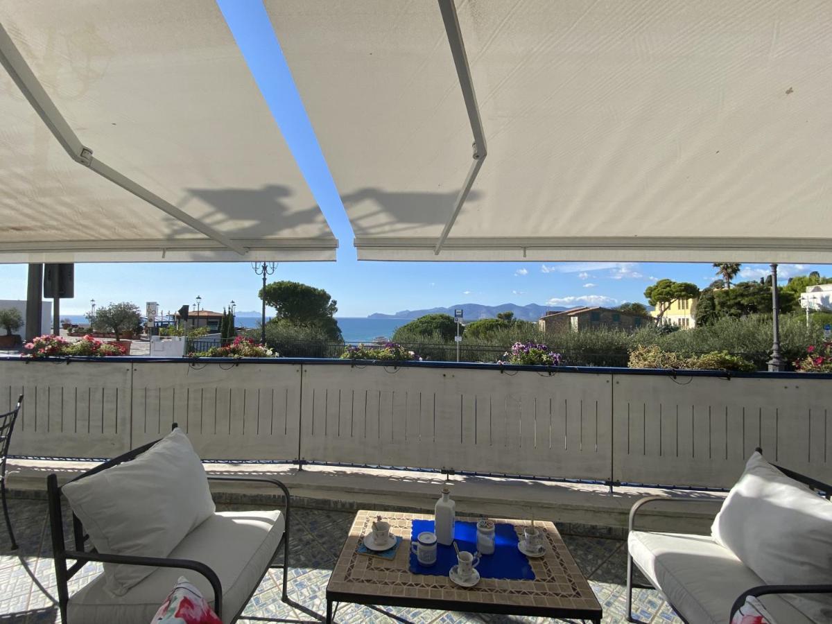 Holidaycasa Mike - Con Terrazzo Vista Mare Sperlonga Bagian luar foto
