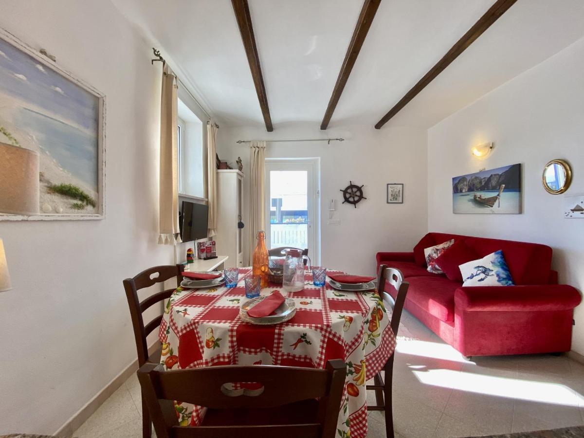 Holidaycasa Mike - Con Terrazzo Vista Mare Sperlonga Bagian luar foto