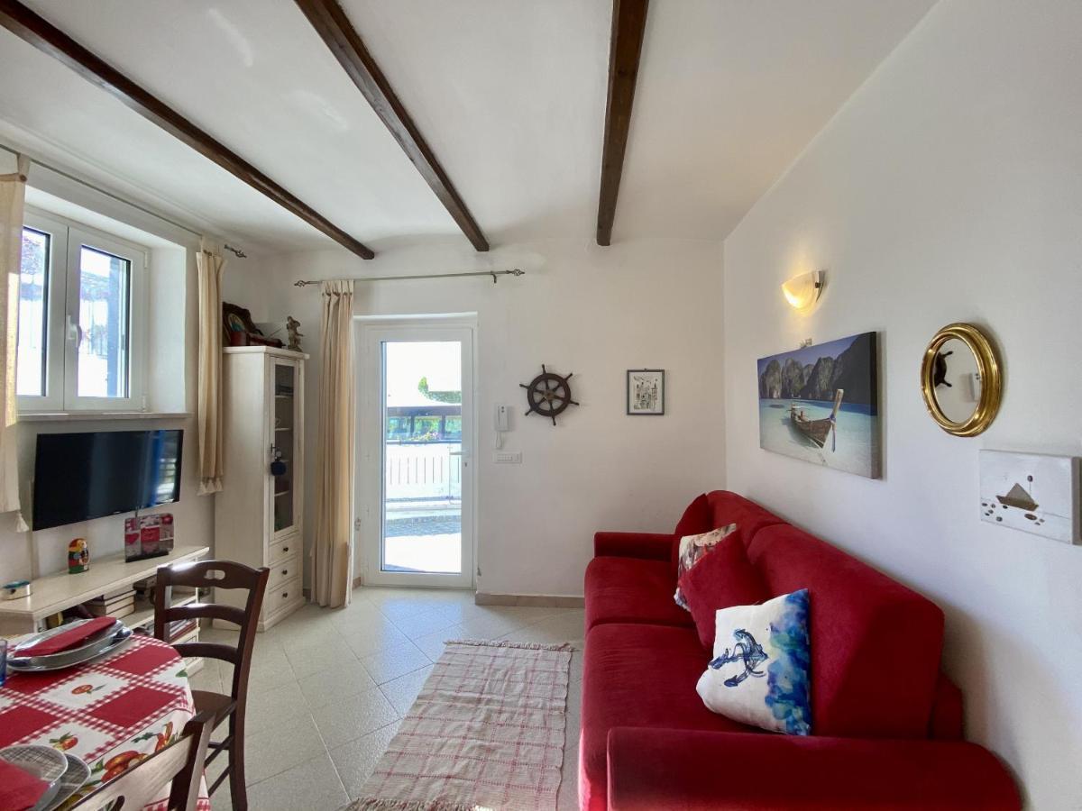 Holidaycasa Mike - Con Terrazzo Vista Mare Sperlonga Bagian luar foto