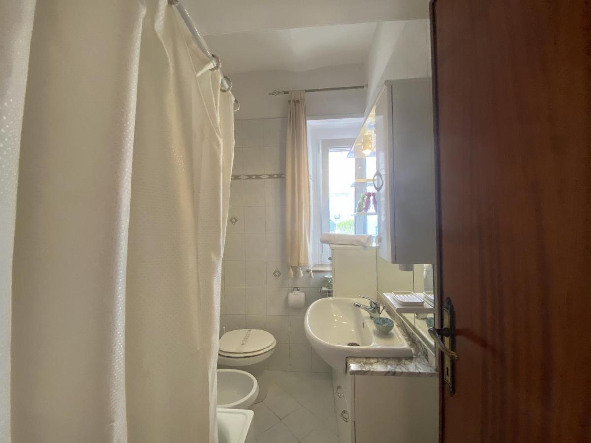 Holidaycasa Mike - Con Terrazzo Vista Mare Sperlonga Bagian luar foto