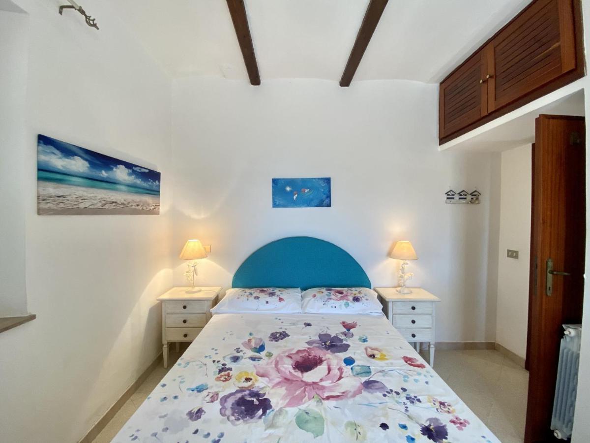 Holidaycasa Mike - Con Terrazzo Vista Mare Sperlonga Bagian luar foto